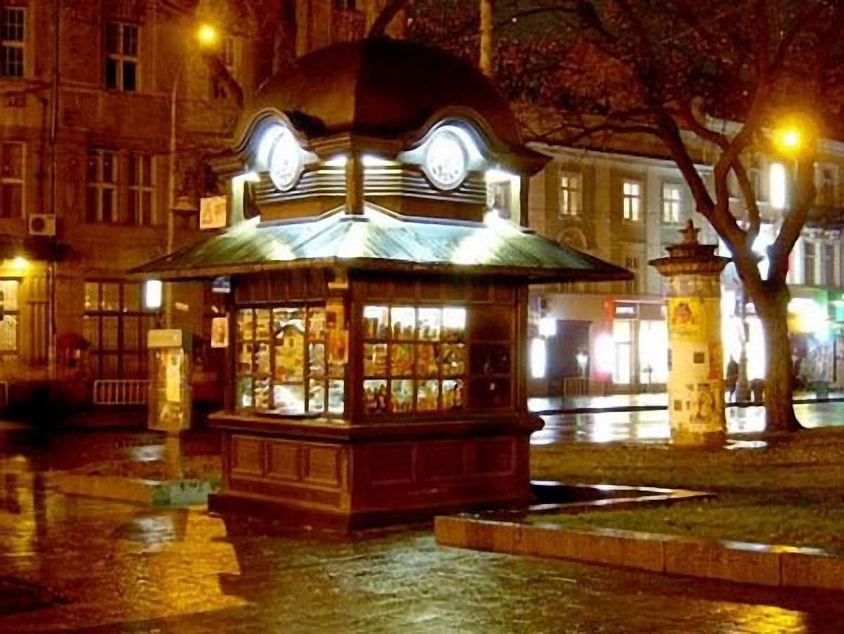Мер Львова заборонив встановлювати кіоски на зупинках