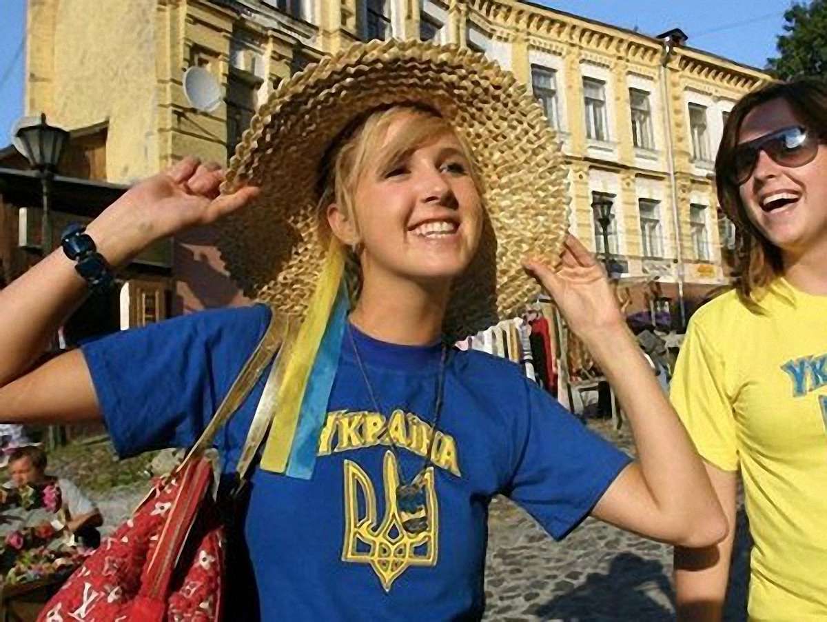 665 особам вчора надано статус закордонних українців