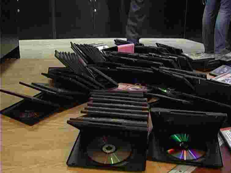 Підприємець з Львівщини продав піратських програм на  100 тис. грн