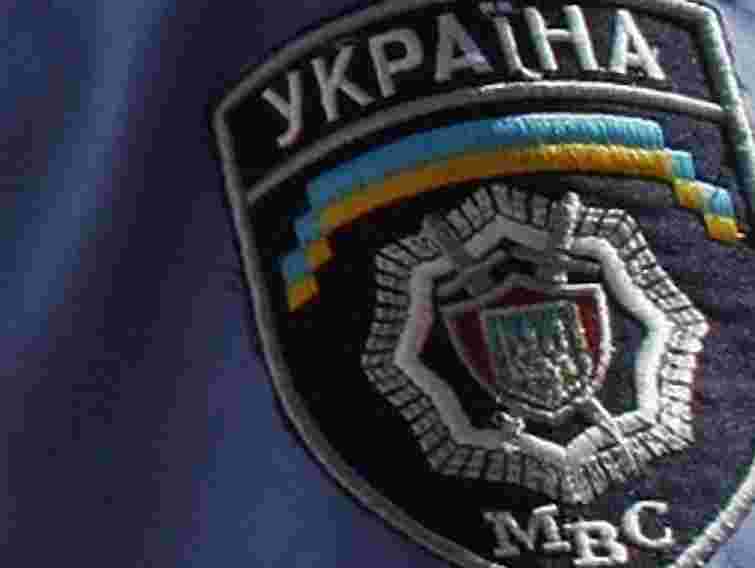 П’яного міліціонера в центрі Ужгорода відзняли на відео