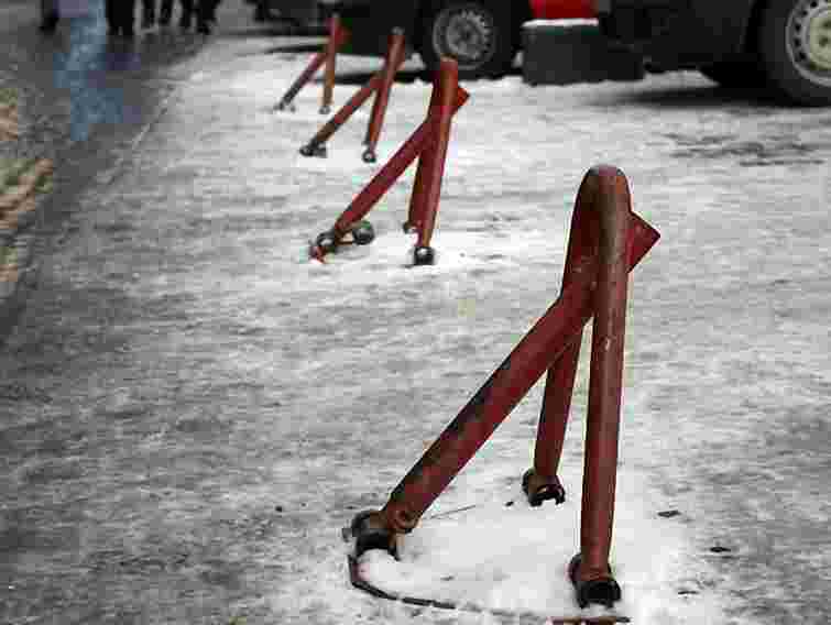 У Львові демонтували 60 паркувальних замків