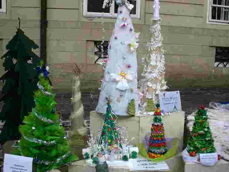 У Львові діти створили альтернативу живим ялинкам  