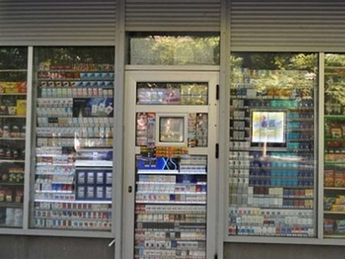 У Львові демонтують рекламу алкоголю