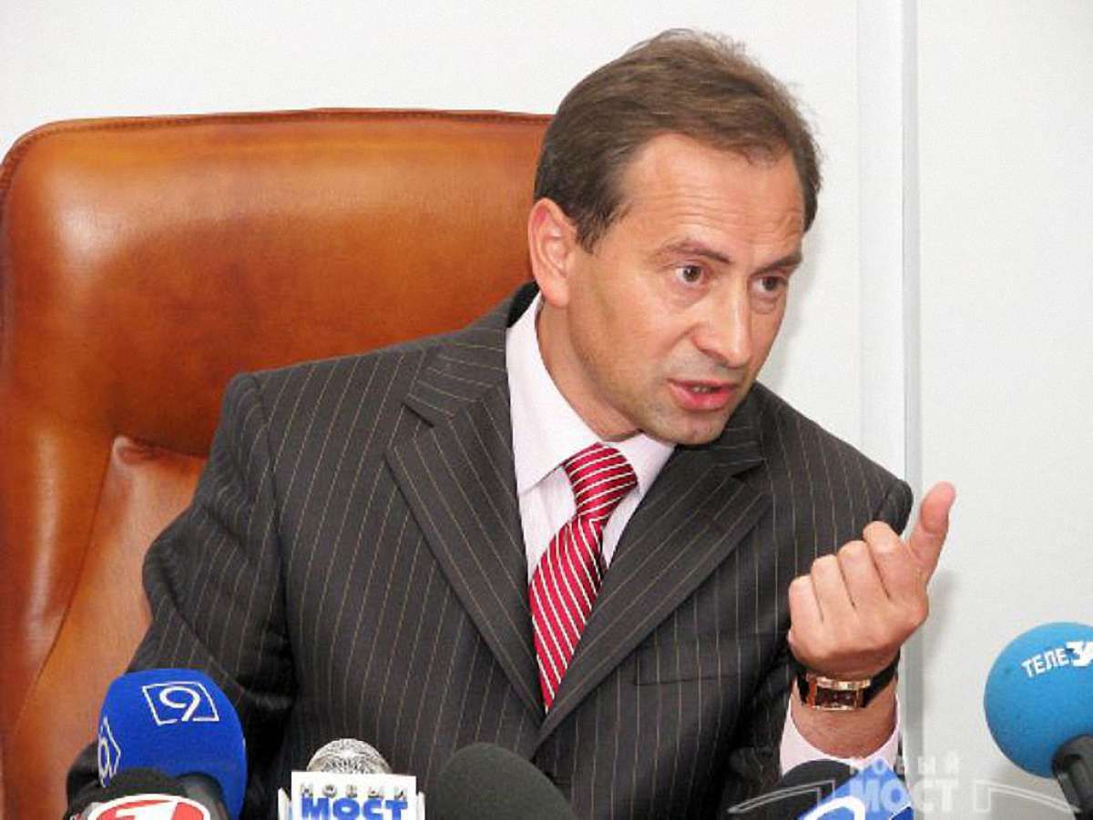 Бюджет-2012 ставить місцеві громади на межу виживання, – Томенко