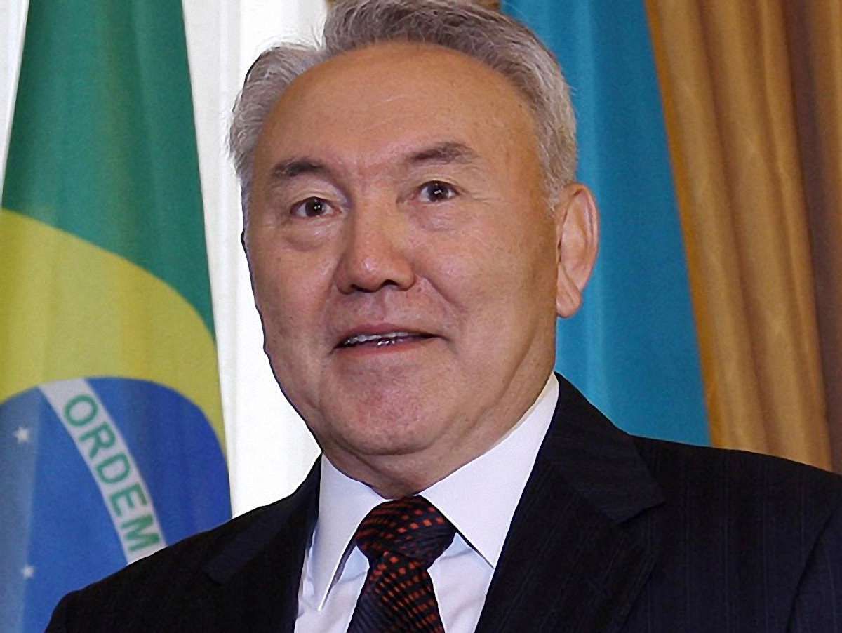 Чиновникам Казахстану заборонили відпочивати за кордоном