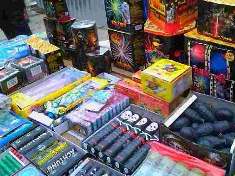 На Львівщині вилучили понад 25 тис. неліцензованих феєрверків