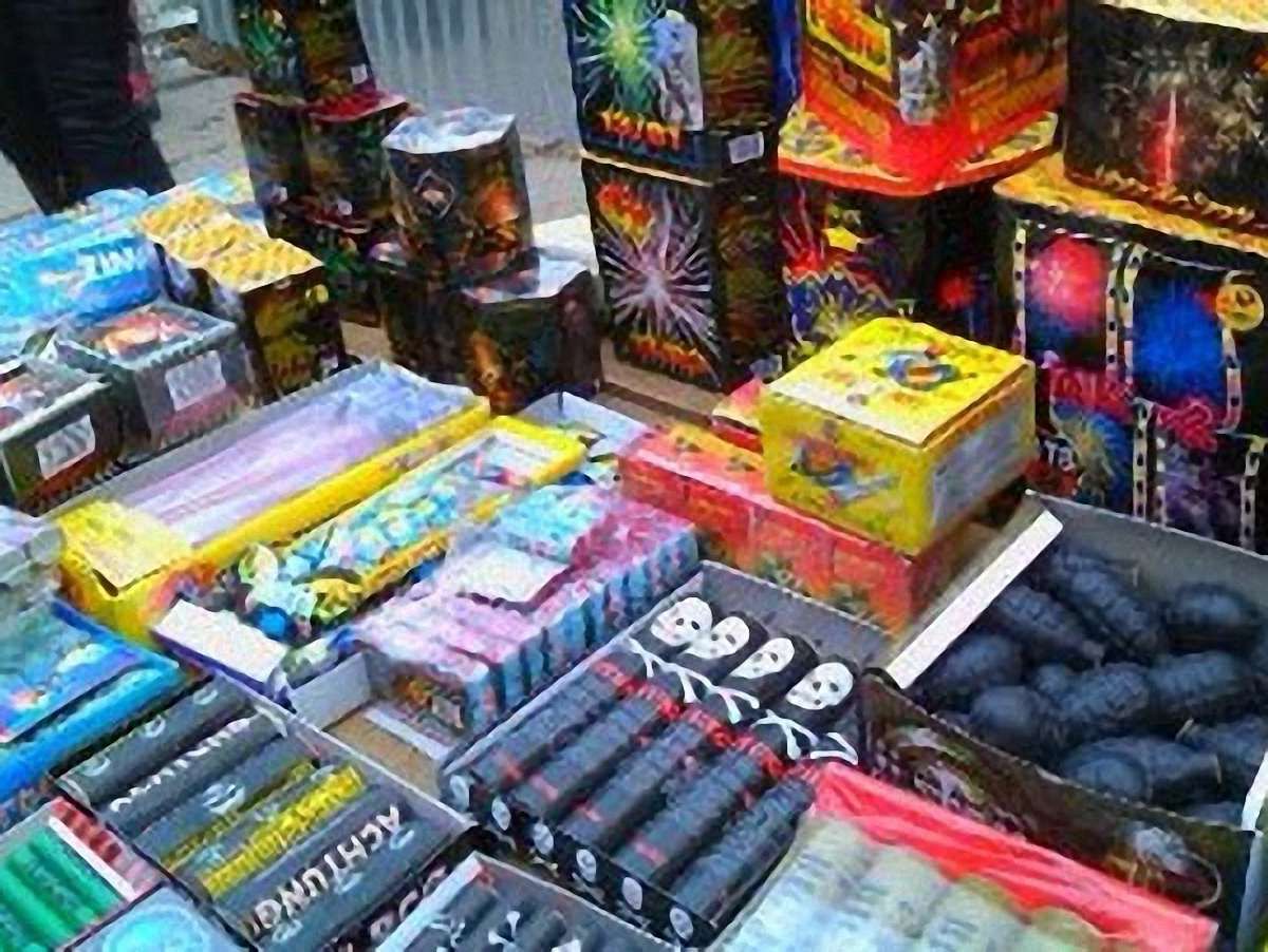 На Львівщині вилучили понад 25 тис. неліцензованих феєрверків