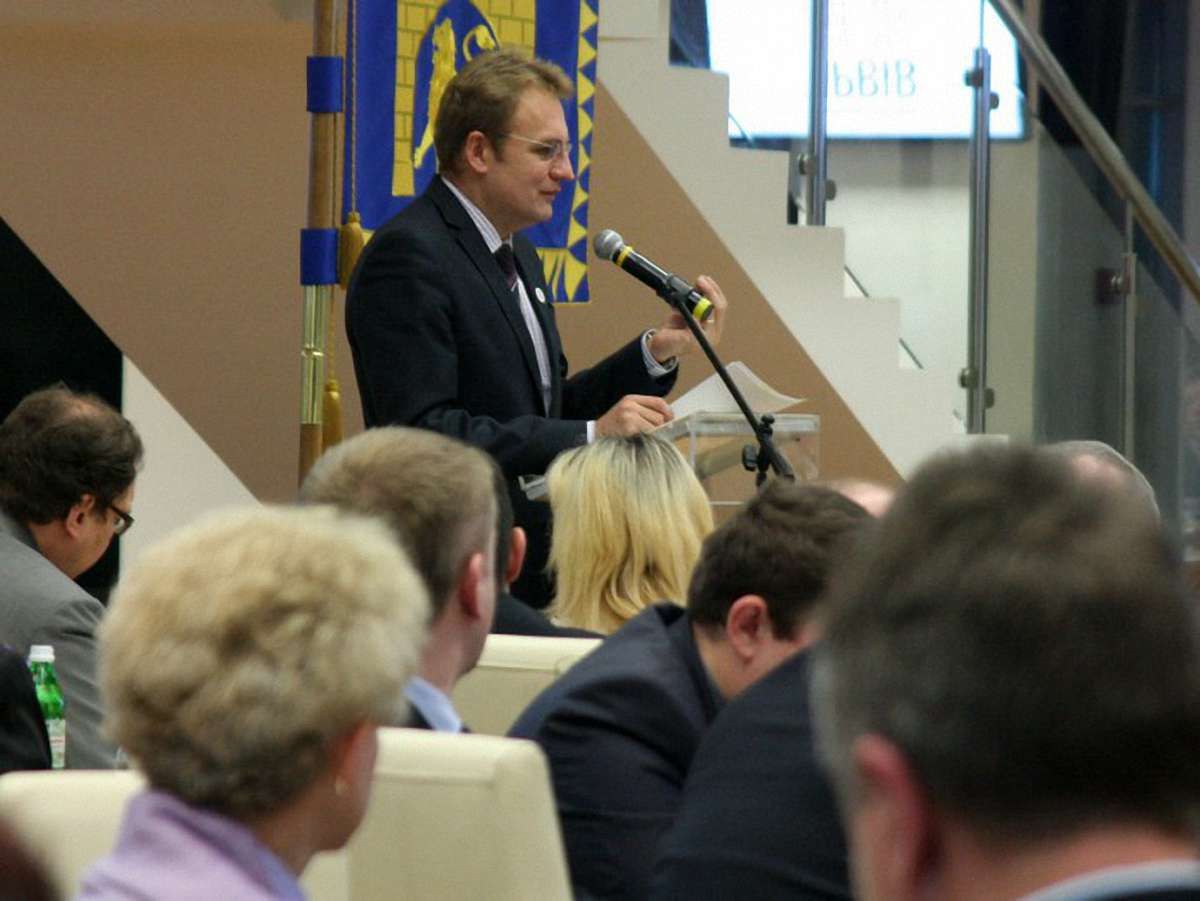 Колію на Сихів продовжать будувати у 2012-му, - мер