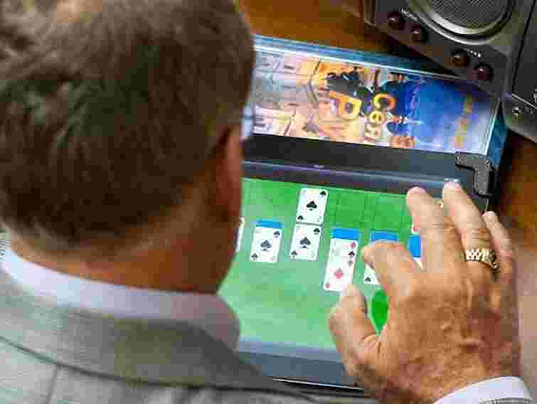 Нардепи отримуватимуть нові законопроекти на e-mail