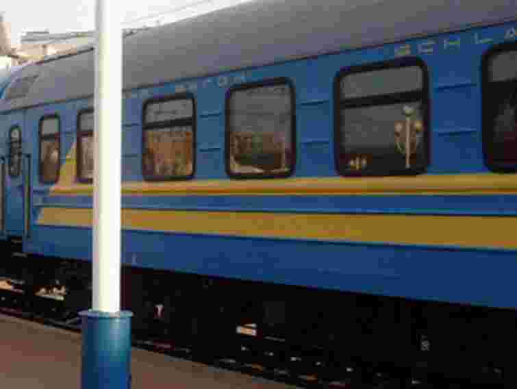 У потягу Львів-Рахів п’яний пасажир побив провідника