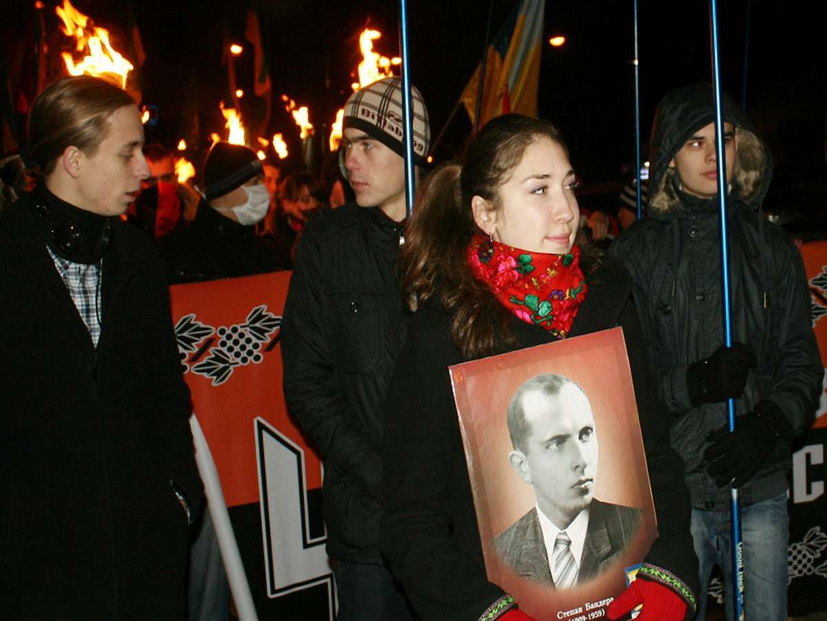 "Бандера прийде - порядок наведе", - смолоскипна хода у Львові
