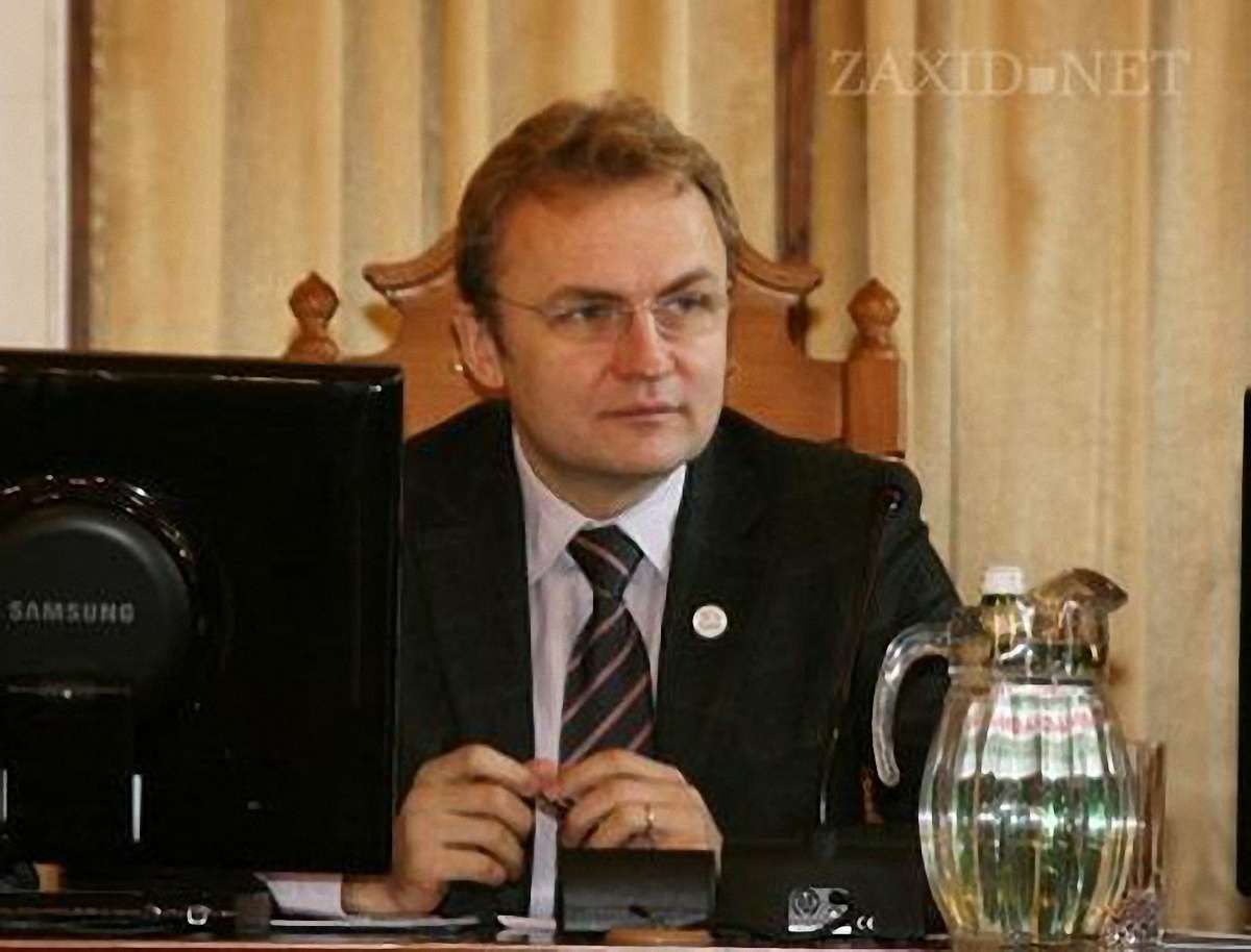 Садовий ветував ухвалу про передачу землі Львівському іподрому