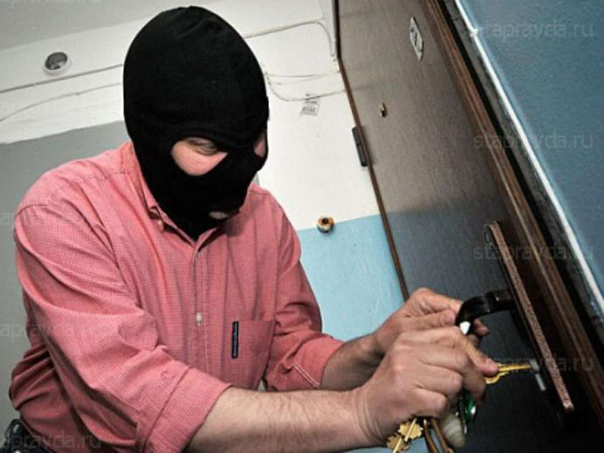 На Львівщині затримали "тріо" квартирних злодїв