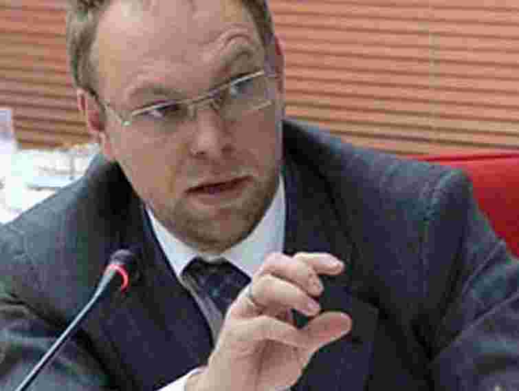 Донька Тимошенко поки не проситиме притулку за кордоном, - адвокат