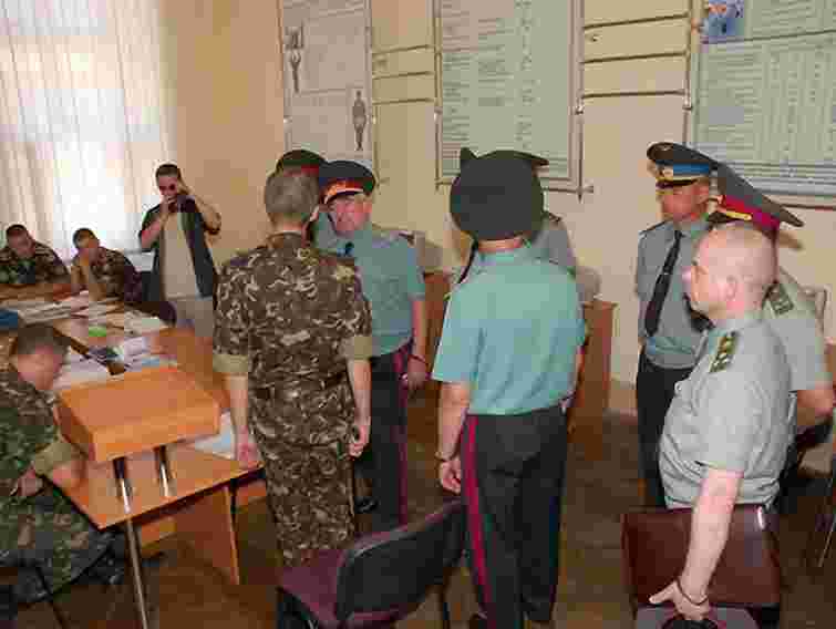 Кабмін визначатиме виші, при яких створять військові кафедри