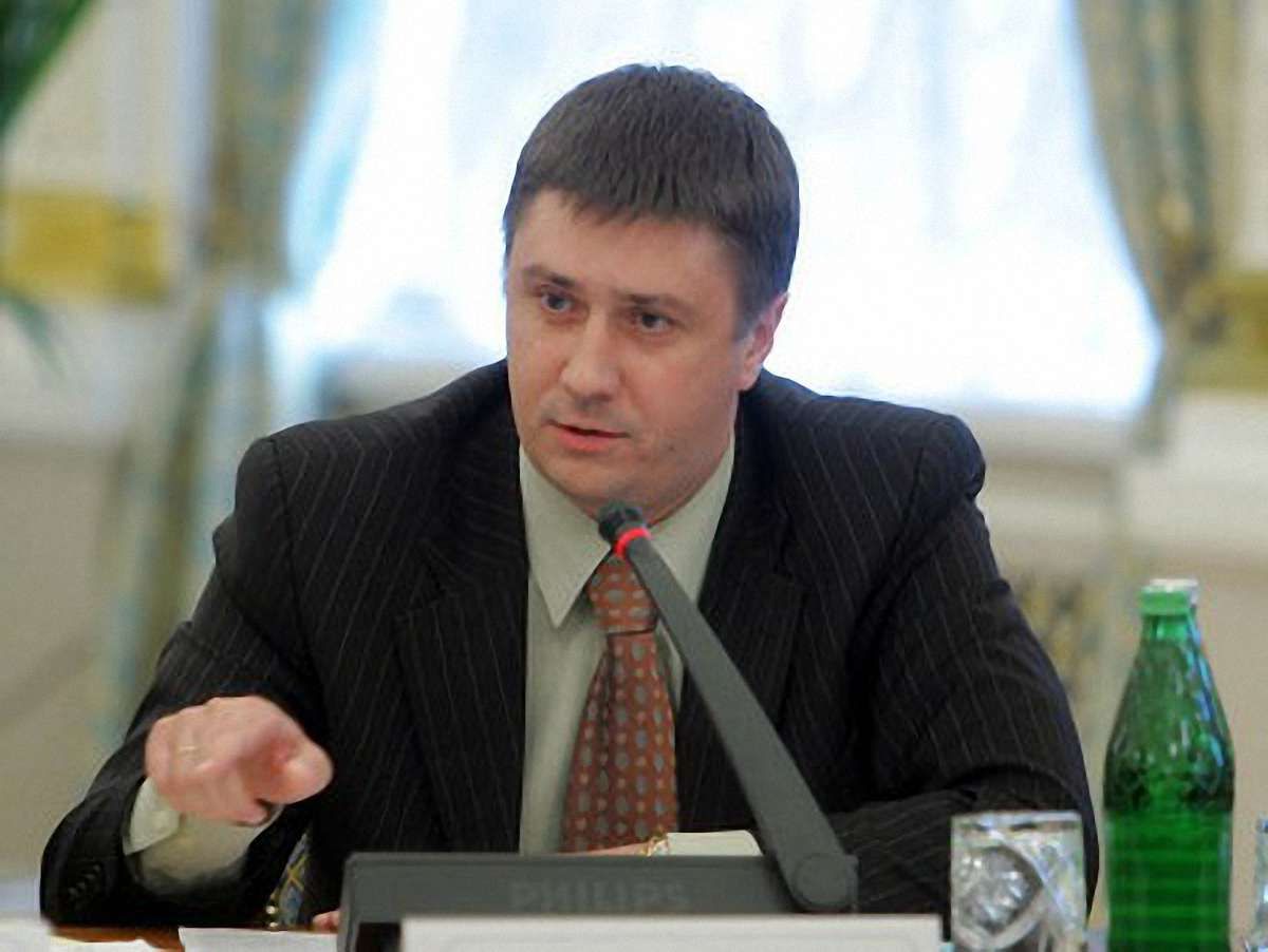 Влада продовжує забіг по кремлівських граблях, – нардеп