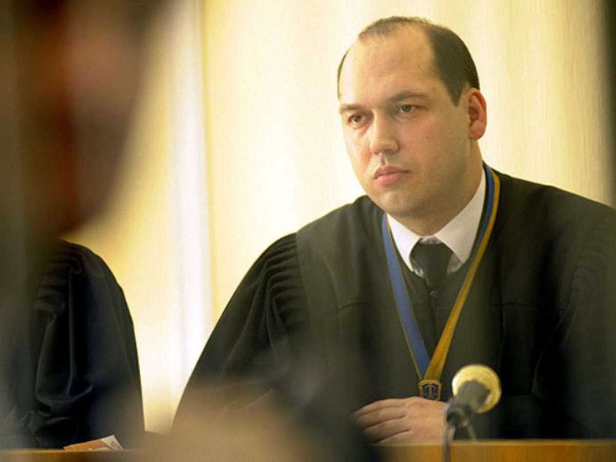 Із зали суду над Луценком вигнали трьох нардепів