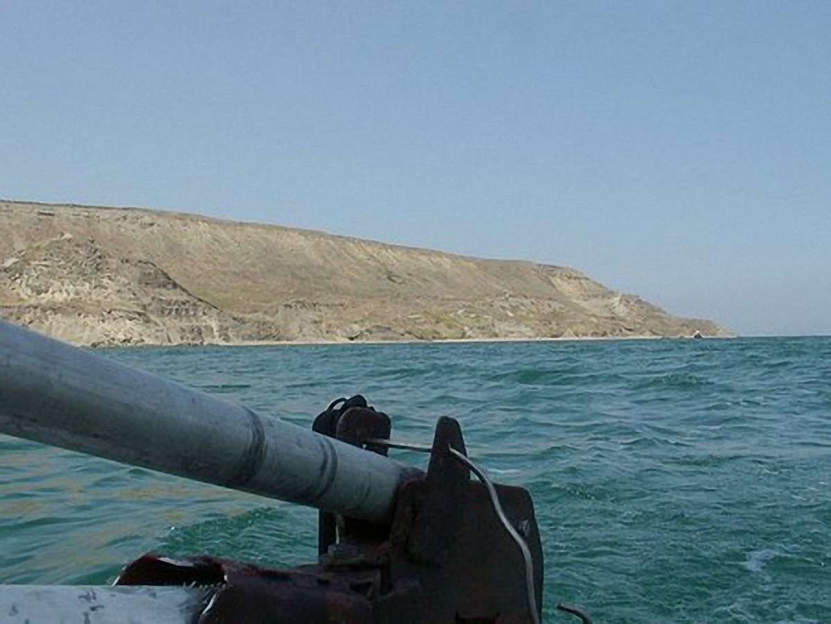 В Азовському морі третю добу шукають зниклих рибалок