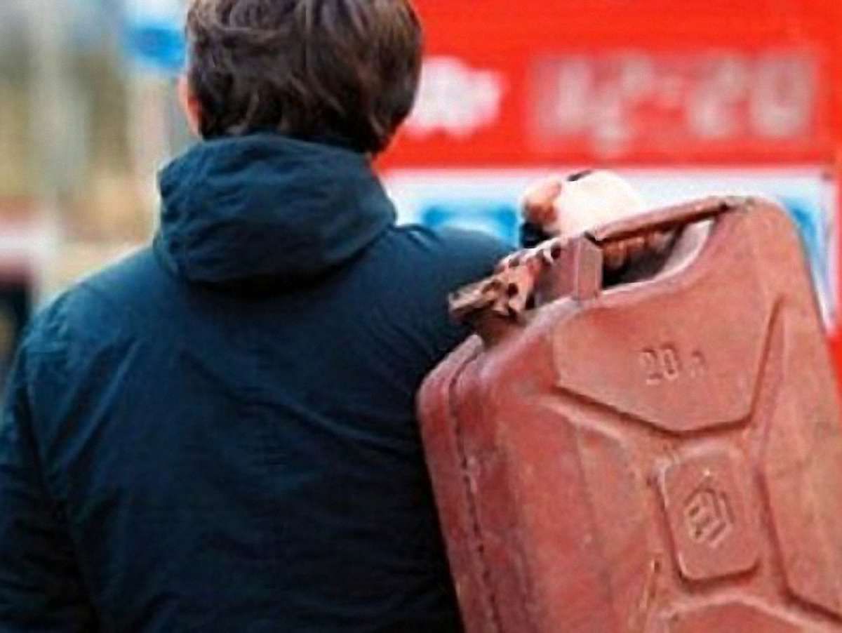 В Україні подорожчали тютюн і бензин