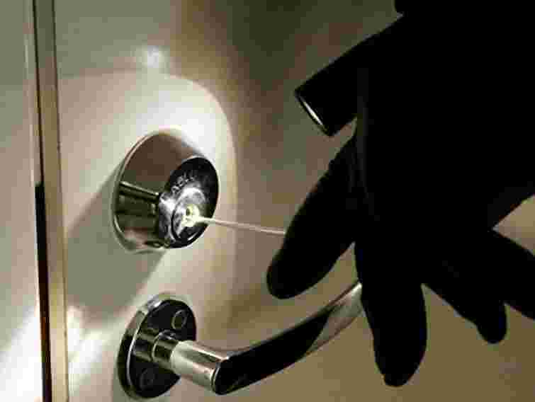 В Ужгороді з квартири бізнесмена вкрали 300 тис. грн