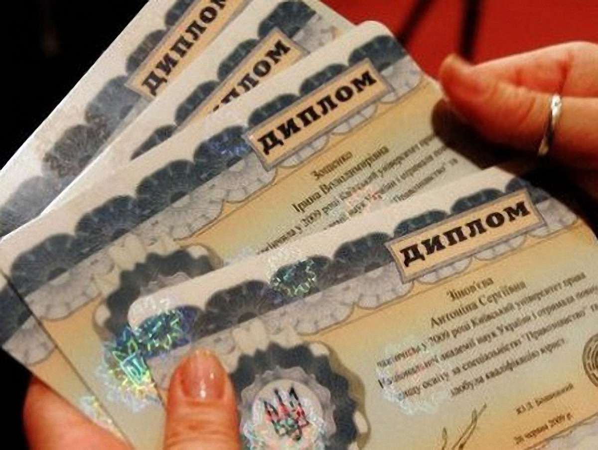 У Львові перевірили 700 дипломів комунальників: порушень немає