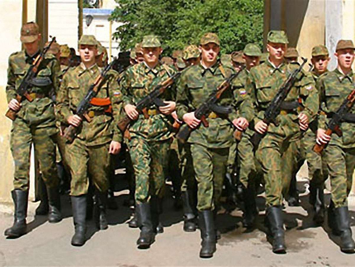 Міноборони: До 2017 року армію скоротять на 20%