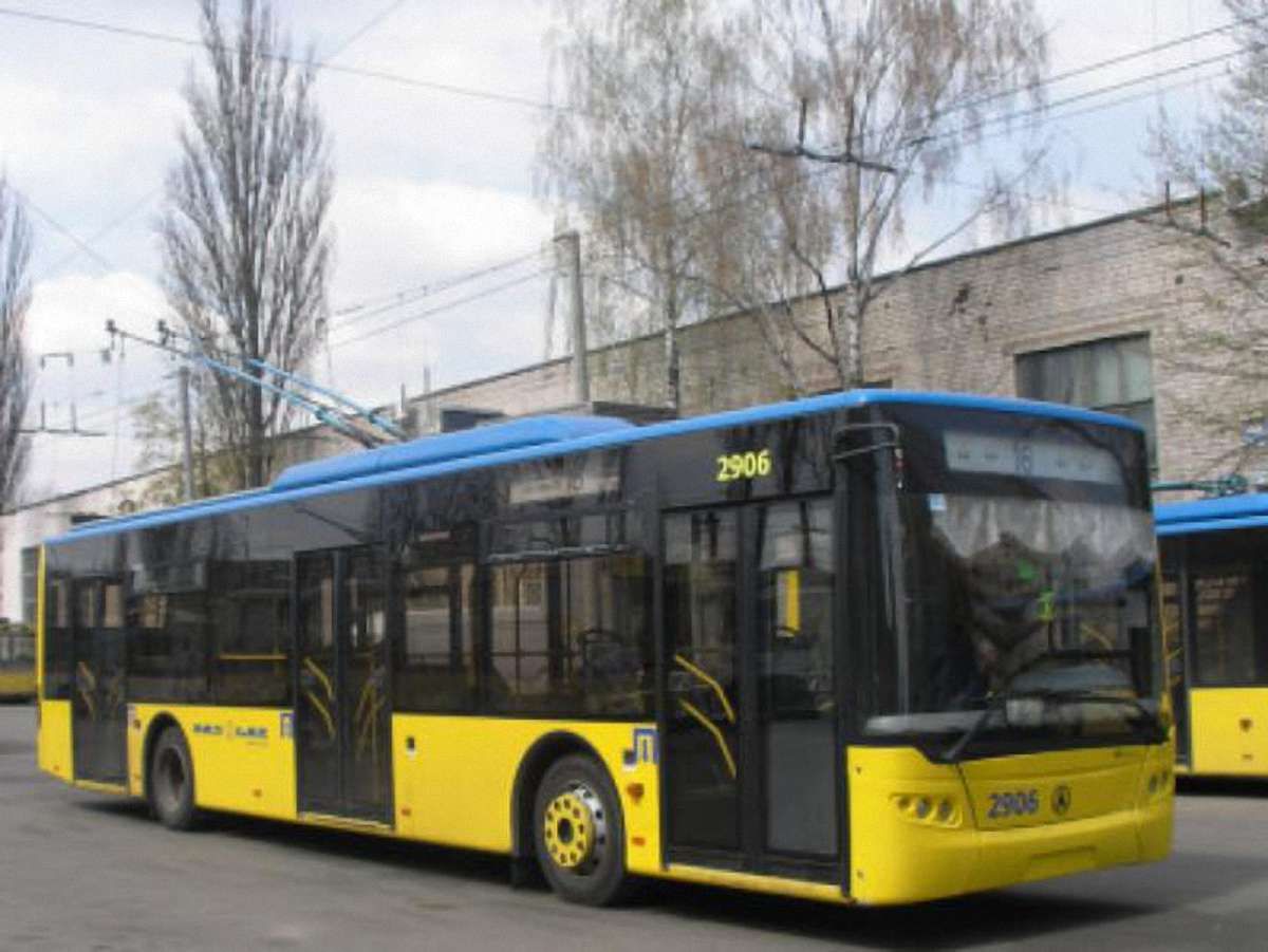 У Львові додали два тролейбуси на маршрут №2 