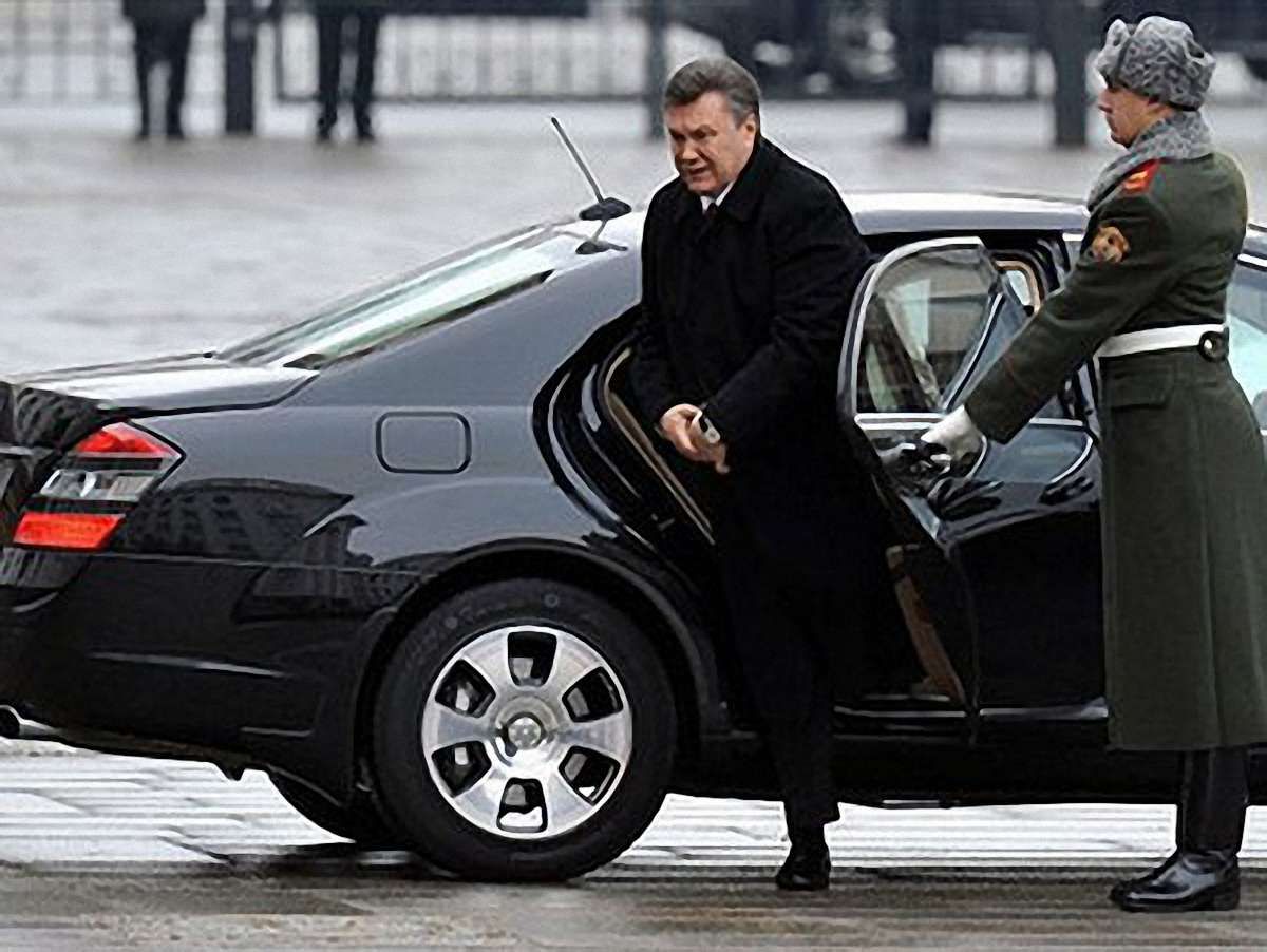 Автобаза Януковича застрахувала свої 385 автомобілів