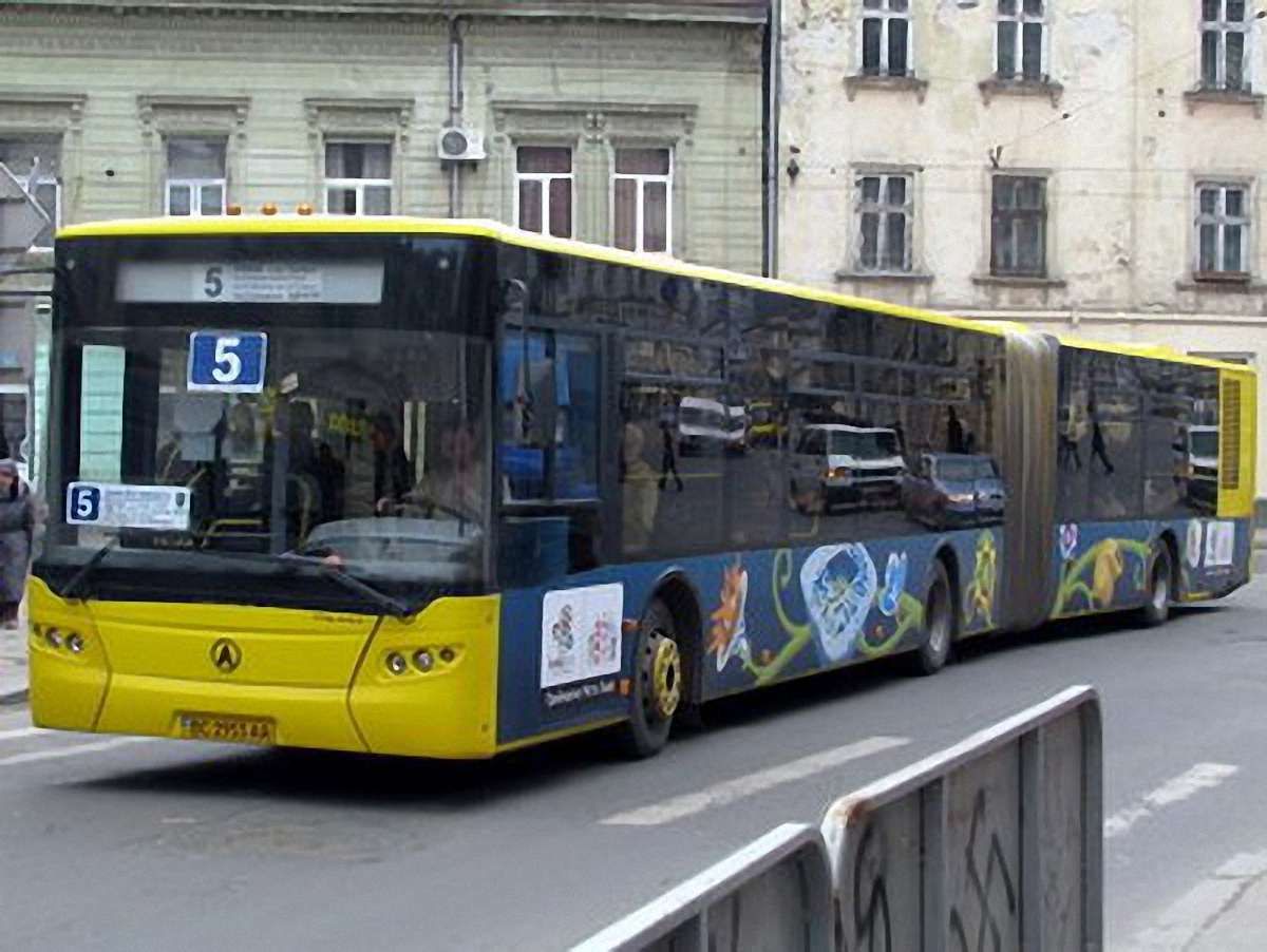 Сьогодні у Львові на маршрути не виїхали 9 автобусів