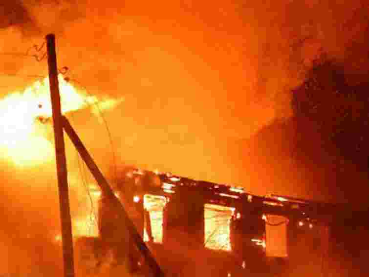 На Закарпатті через пожежу одна дитина загинула, інша – в лікарні