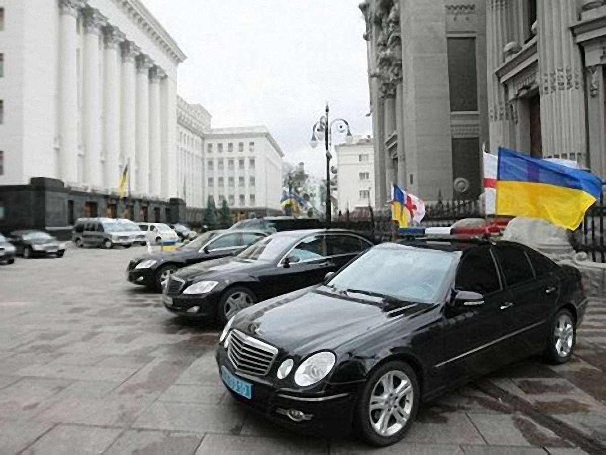 Автобаза Януковича за 3 місяці обійдеться українцям у 13,4 млн грн