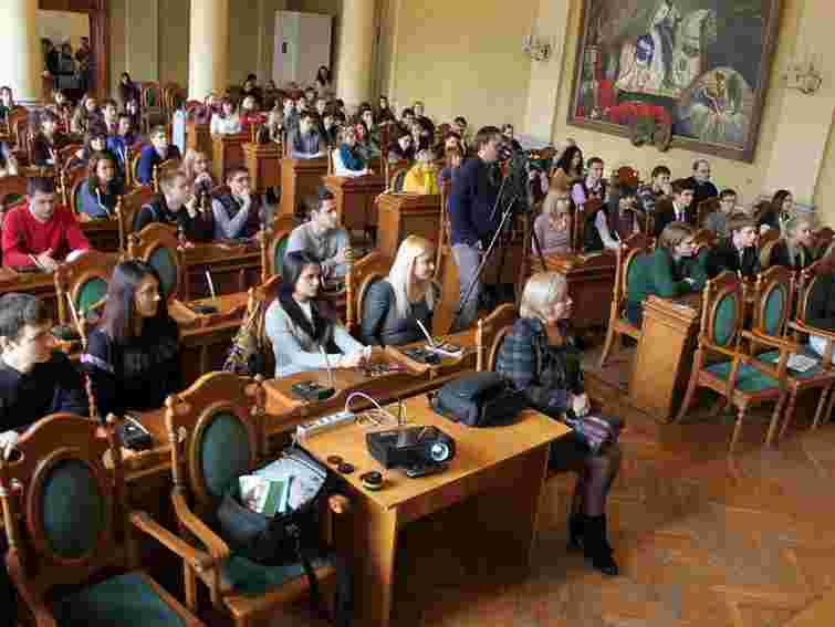 У Львові отримали дипломи студенти, що стажувалися у міській раді