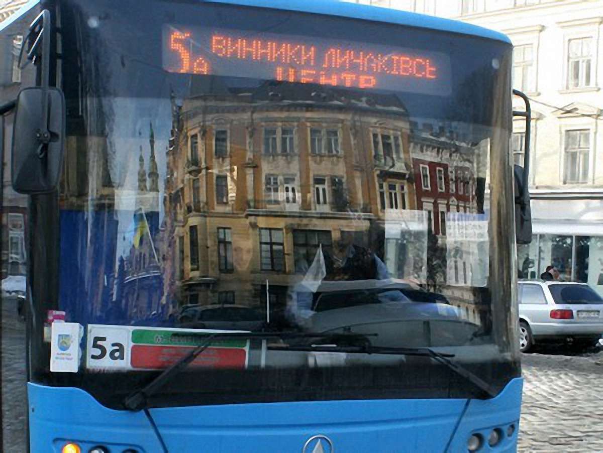 10 додаткових автобусів ЛАЗу курсуватимуть з понеділка у Львові