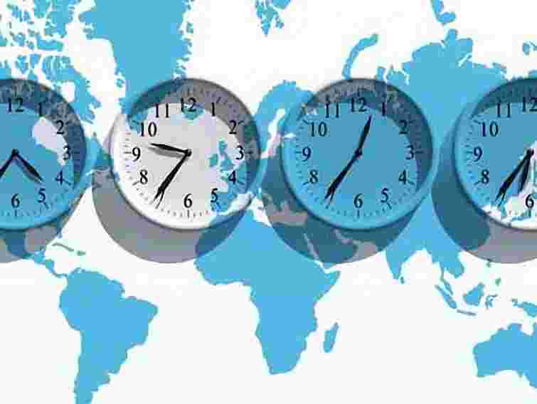 Україна має закріпити часовий пояс, – Азаров