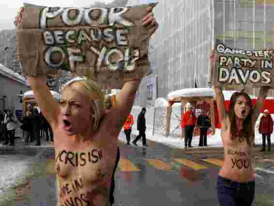 FEMEN у Давосі: "Бідні через вас"