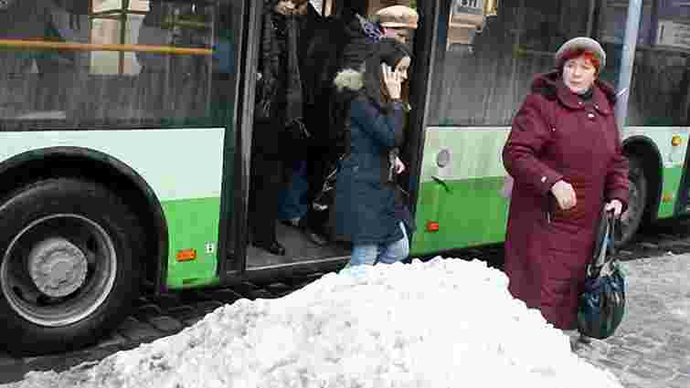 У Львові через морози курсує на 30 автобусів менше
