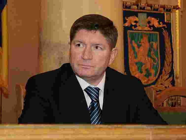 Костюк: Влада навіть не намагається ремонтувати ями на дорогах