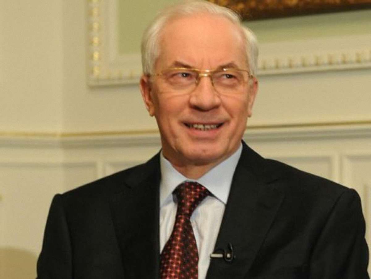 Азаров доручив міністрам у короткі терміни модернізувати ЖКГ