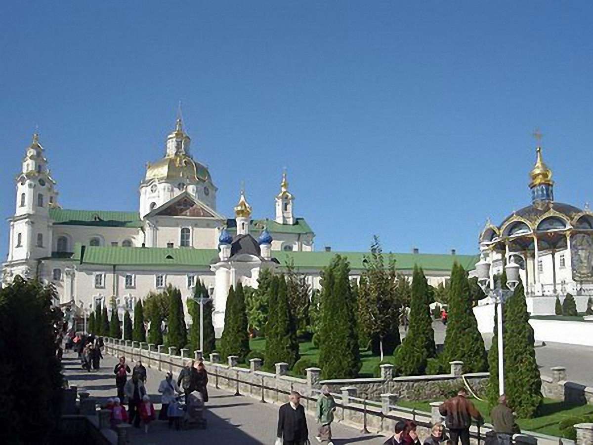 Тернопільська громада обговорить передачу Почаївської лаври УПЦ МП