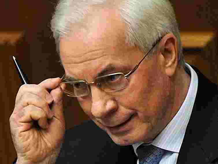 Азаров хоче дозволити вищим чиновникам працювати і після 65 років