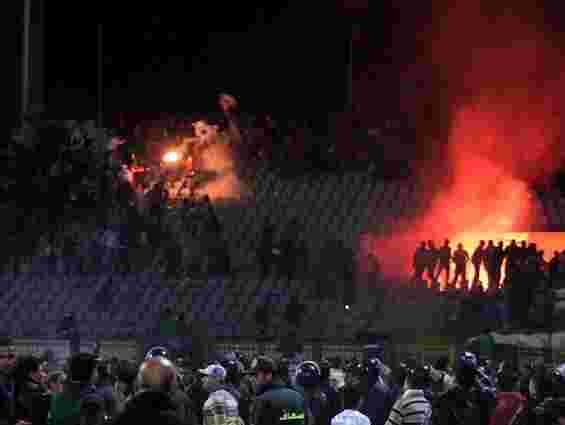 У зіткненнях футбольних фанів в Єгипті загинули 74 людини