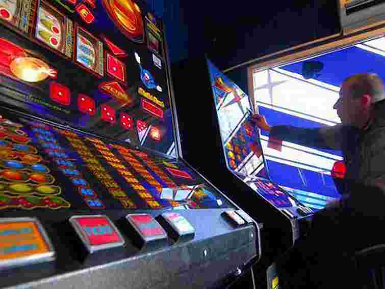 На Львівщині викрили підпільний зал ігрових автоматів