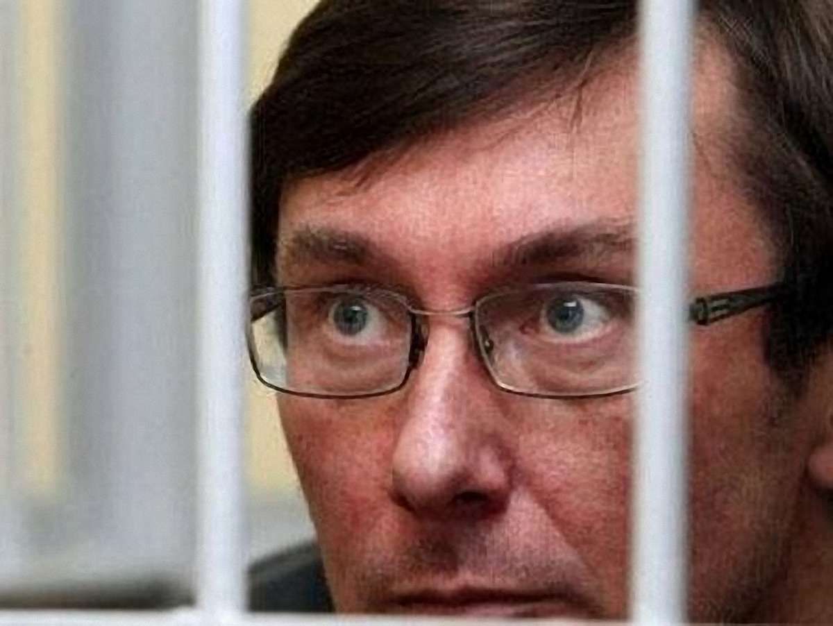 Луценка сьогодні допитають у суді