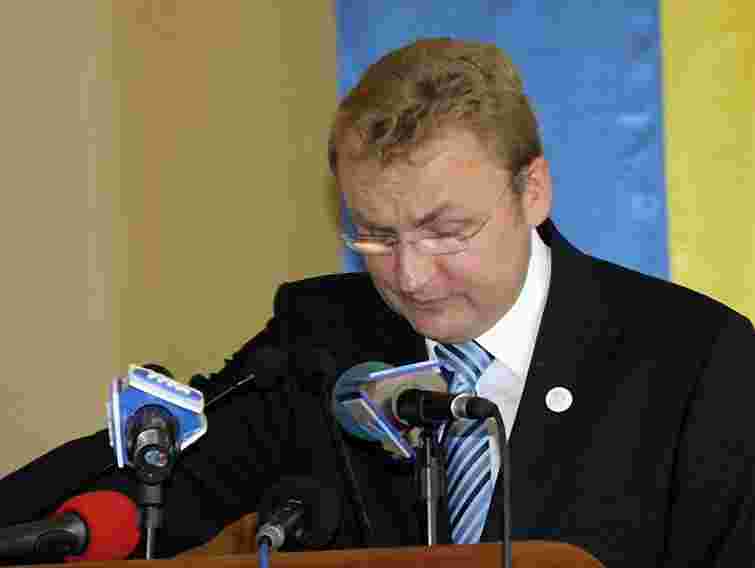 Наразі навчання у школах відновлене, – мер Львова