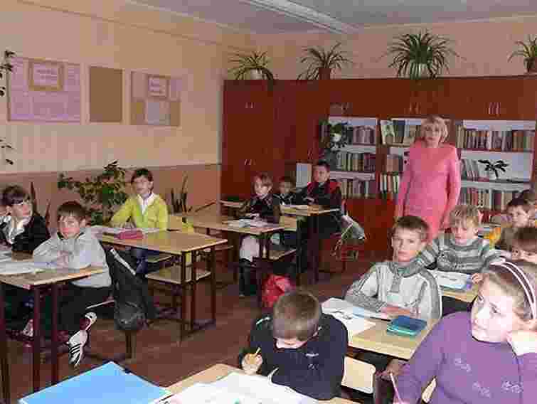 У школах Рівного завтра відновлять навчання