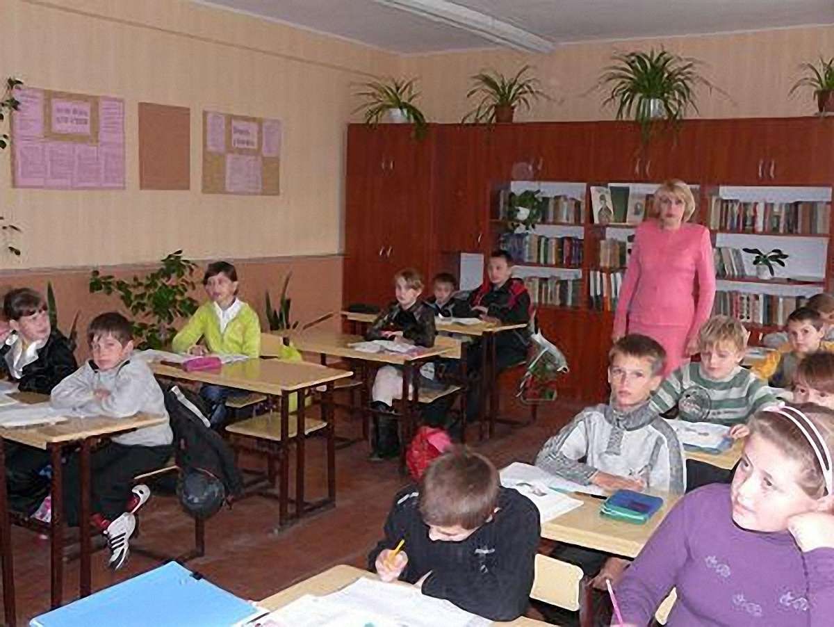 У школах Рівного завтра відновлять навчання