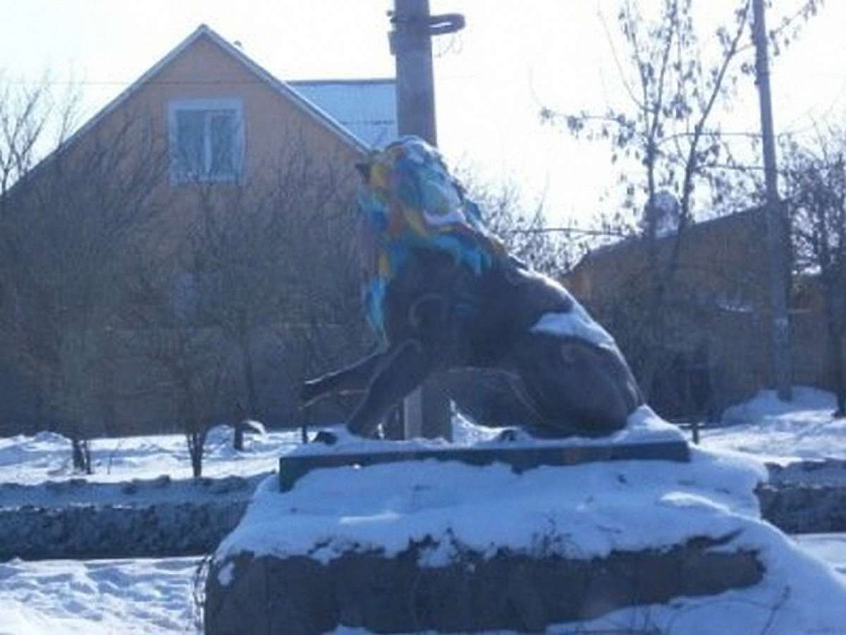 Луганськ шукатиме для львівського лева місце, де б його не руйнували