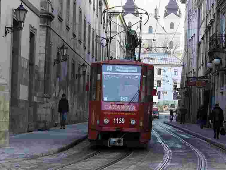 Через холод у Львові на лінії знову стояв трамвай