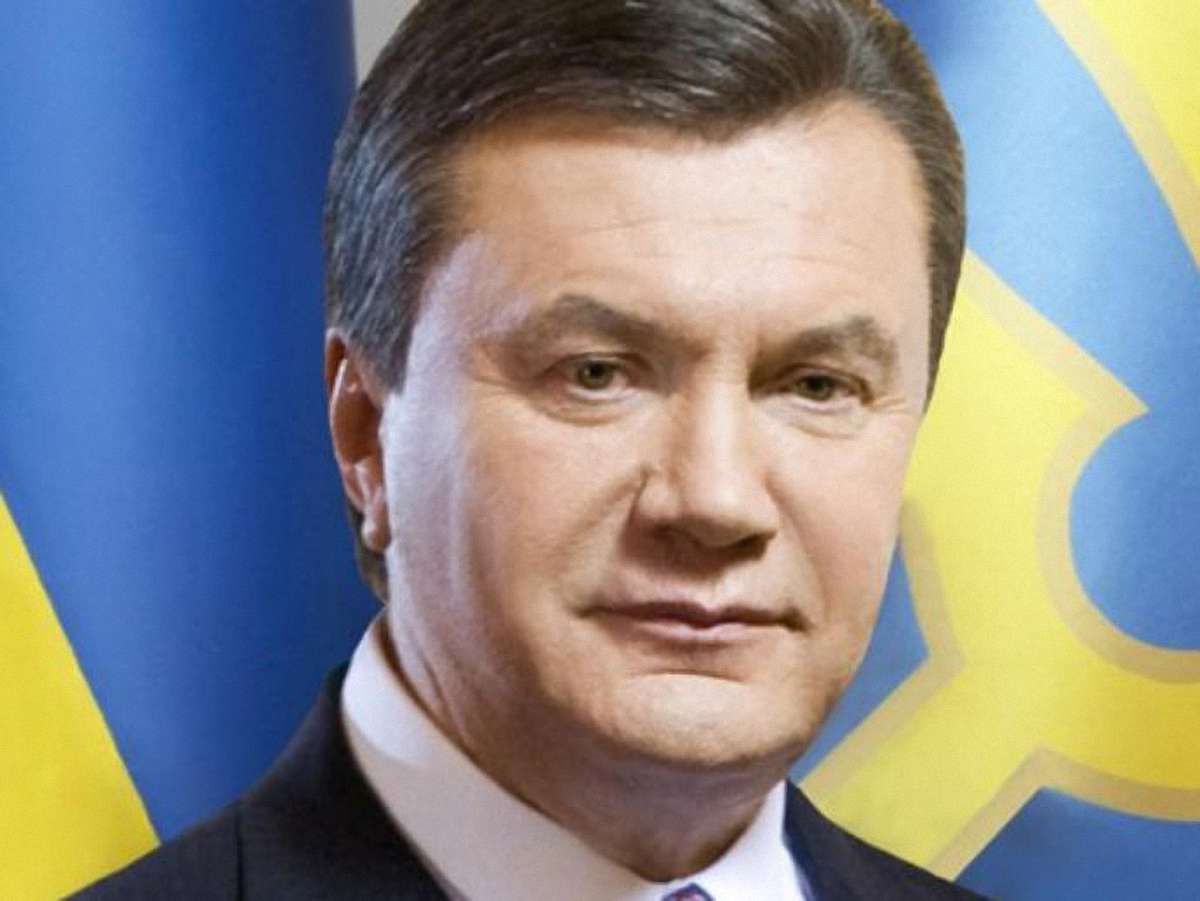 Янукович обіцяє і надалі звільняти чиновників на місцях