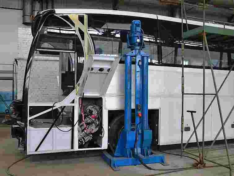 Ще 6 ЛАЗівських автобусів ремонтують на заводі, - АТП №1